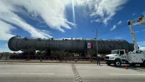 Traslado del reactor de síntesis para la planta de amoniaco de de Topolobampo